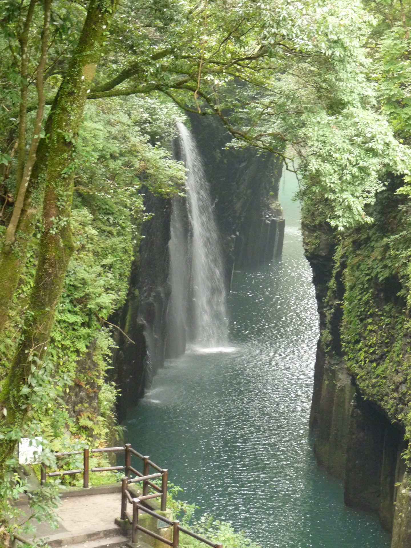 高千穂峡とその周辺 神楽酒造